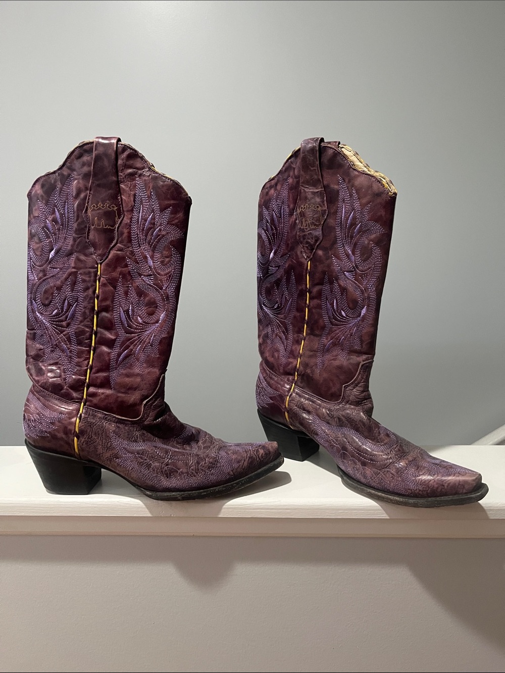 Corral Boots WesternWomen's 9 M Purple & Gold Embroidered Leather Cowboy Boots